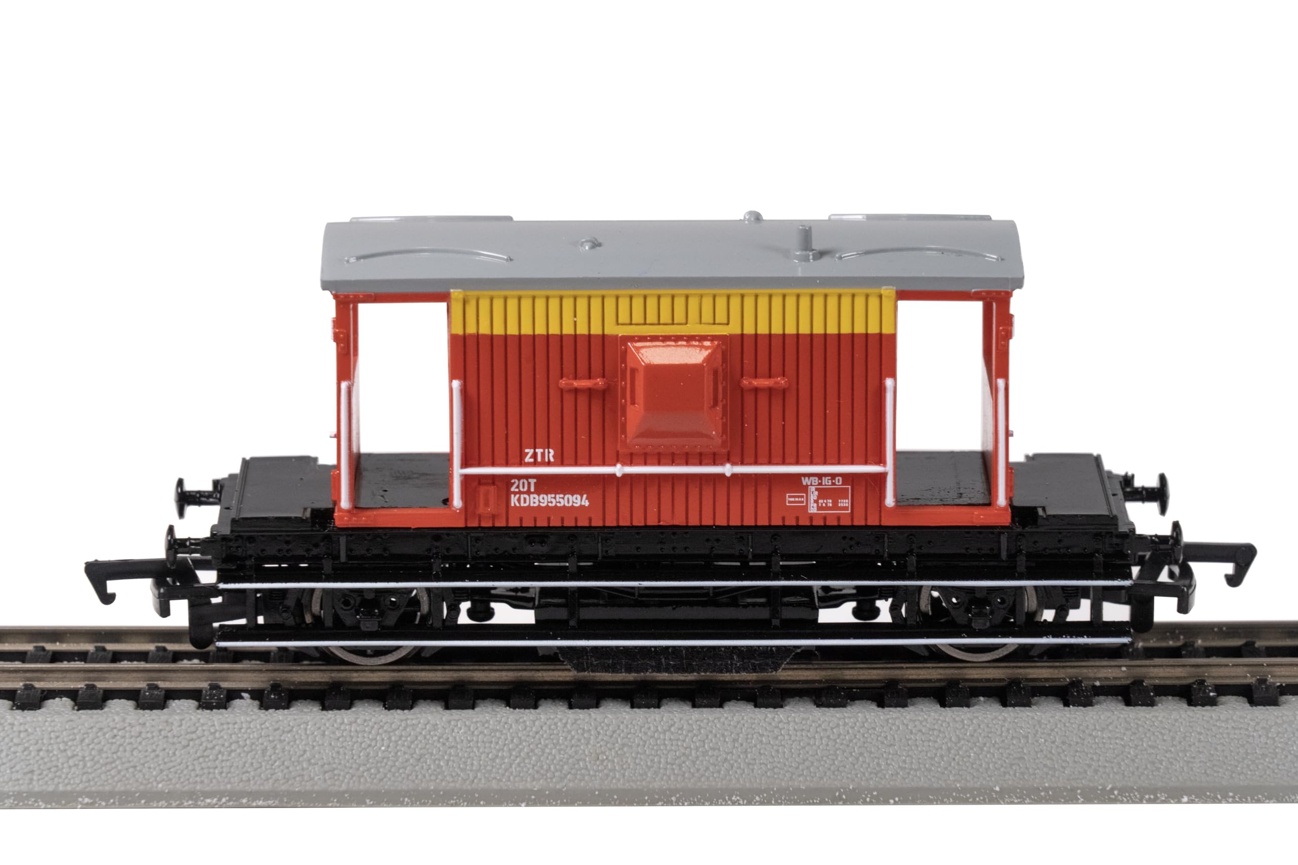 Amazon.com: Bachmann Trains - British Brake Van Track Cleaning CAR
